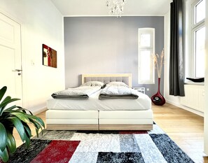 4 chambres, bureau, fer et planche à repasser, Wi-Fi gratuit