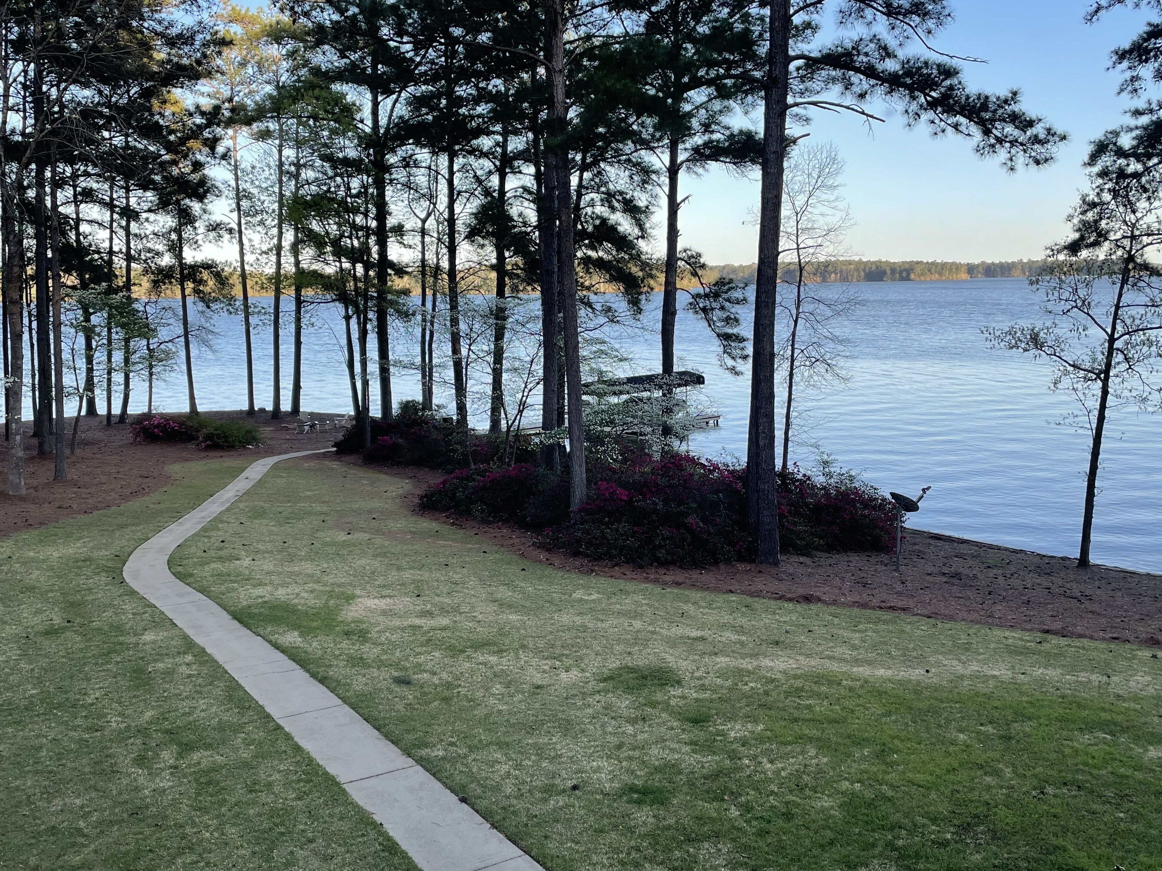 المنطقة المحيطة بالمنشأة