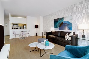 Unclassified image, 4 of 7, button