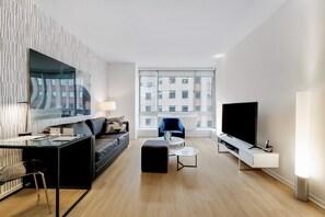 Unclassified image, 3 of 7, button