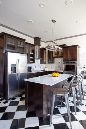 Fridge, microwave, oven, stovetop - One Of A Kind Historic Loft In <3 of BHM (Birmingham)