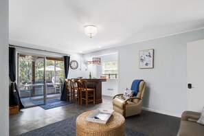 Living room - New!! Weeki River Retreat Star5vacations (Spring Hill)