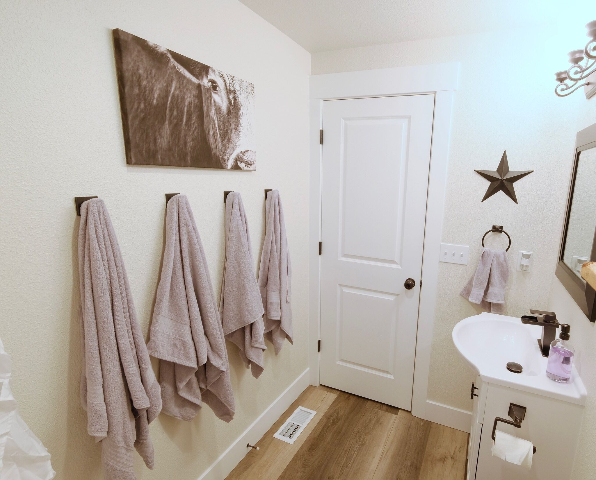 NEWLY RENOVATED home, 7 minutes from ilani casino!