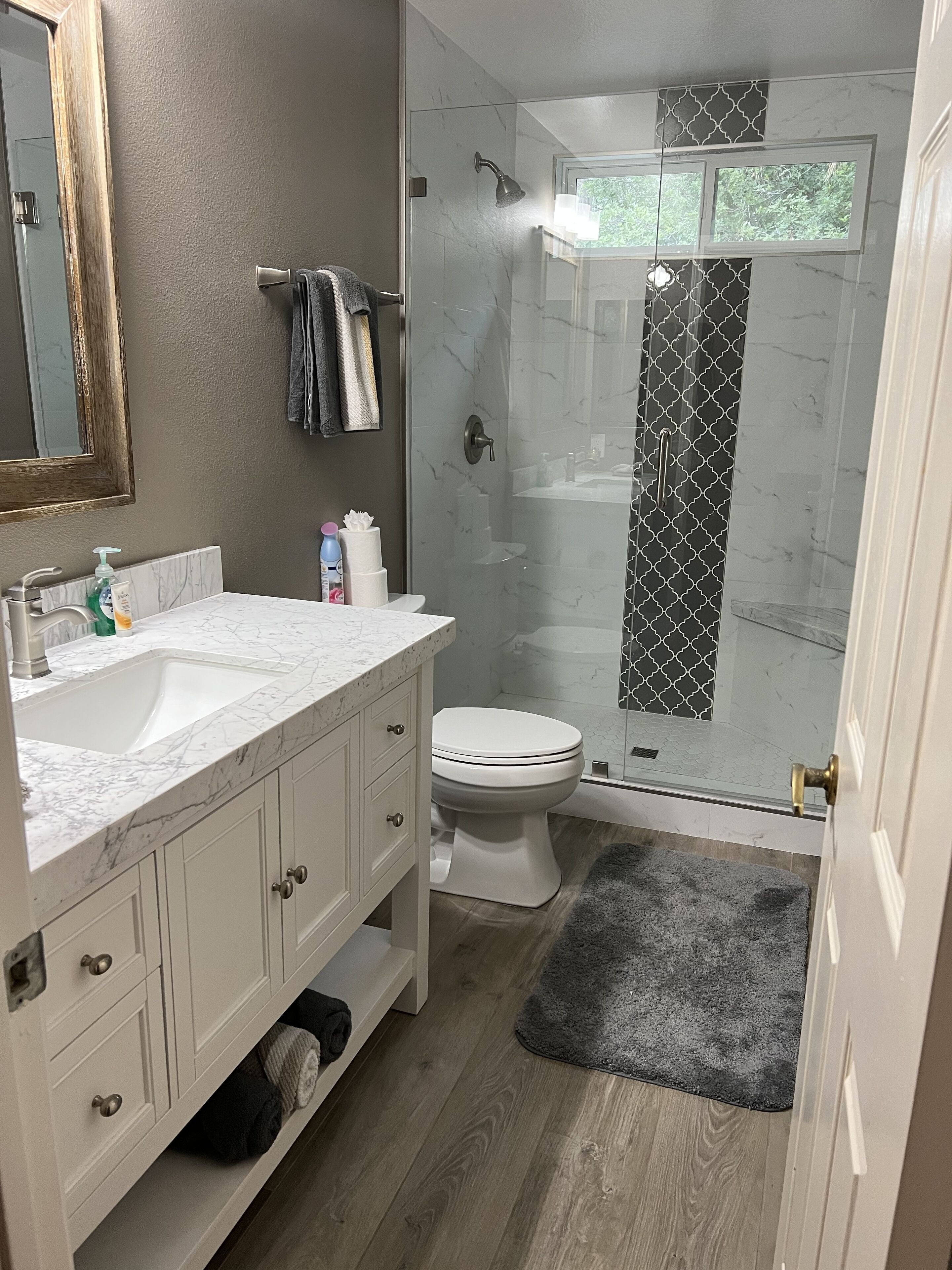 Luxury home Pool￼ Spa  BBQ Island 4Bd 3bath 