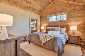 3 bedrooms, iron/ironing board, free WiFi, bed sheets - Angler's Escape | Ellijay, GA (Ellijay)