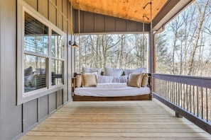 Terrace/patio - Angler's Escape | Ellijay, GA (Ellijay)