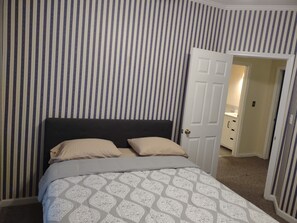 3 bedrooms, desk, free WiFi, bed sheets - Elegant home for you to enjoy (Macon)
