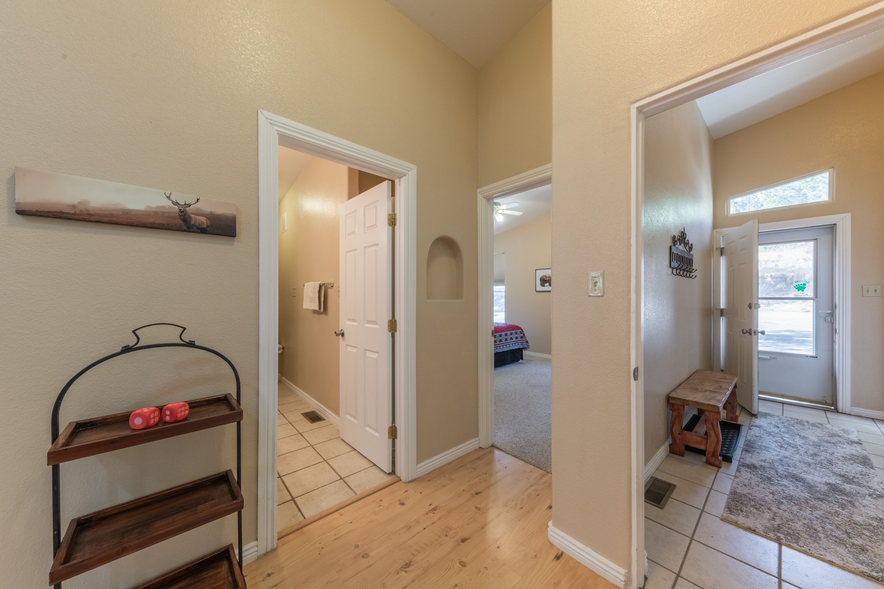 Big Foot: Views and Seclusion Two Bedroom Two Bath in Alto!