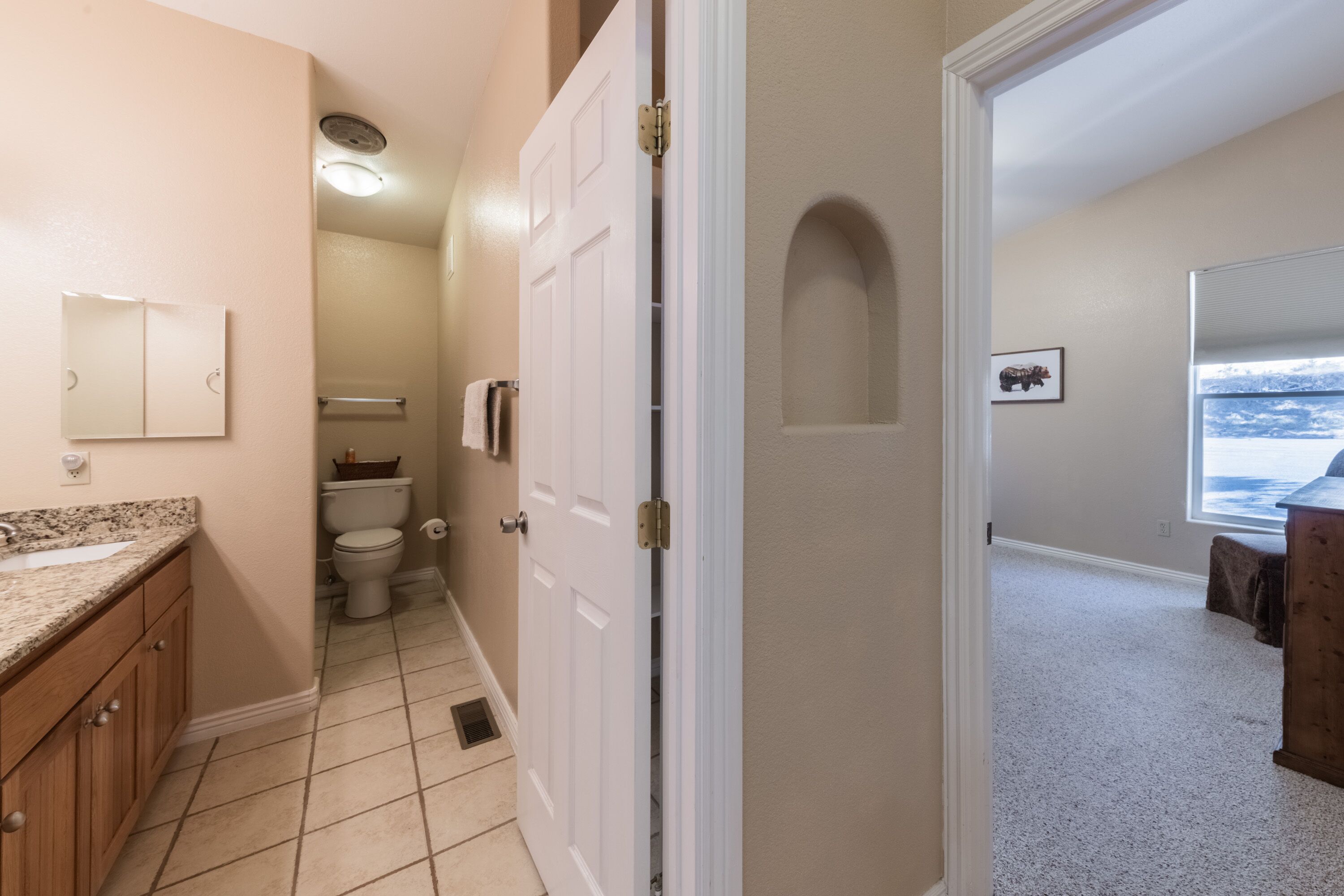 Big Foot: Views and Seclusion Two Bedroom Two Bath in Alto!