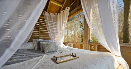 New Listing! Couples retreat- swing bed-hot tub-fire pit-putt putt