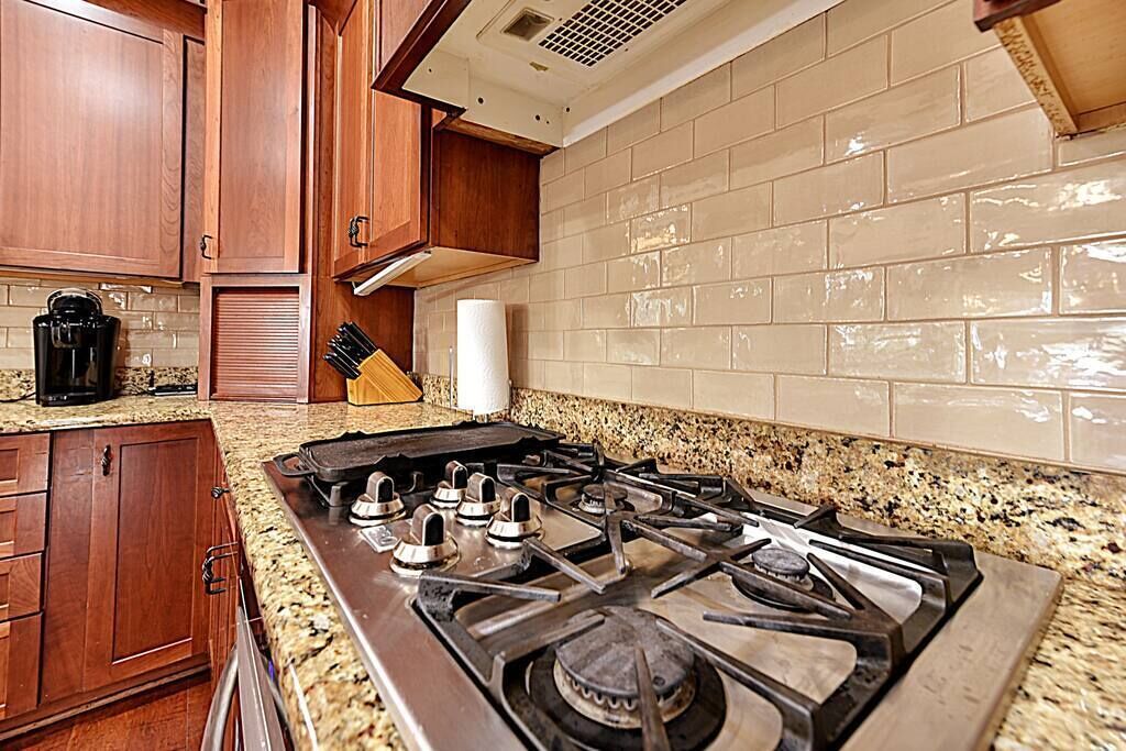 Secluded Lodge 8acres Hot Tub, Pingpong pedalboat!