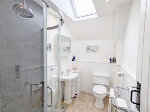 Eco-friendly toiletries, hair dryer - Baytree Cottage, Walberton -  a cottage that sleeps 6 guests  in 3 bedrooms (Arundel)
