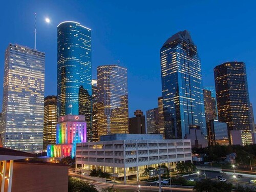✧ Chic condo in Downtown Houston w/ Free Parking ✧