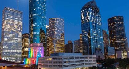 ✧ Chic condo in Downtown Houston w/ Free Parking ✧