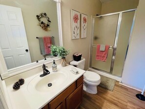 Bathtub - Cozy, Peaceful, Prescott Getaway (Prescott)