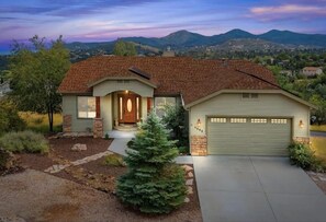 Exterior - Cozy, Peaceful, Prescott Getaway (Prescott)