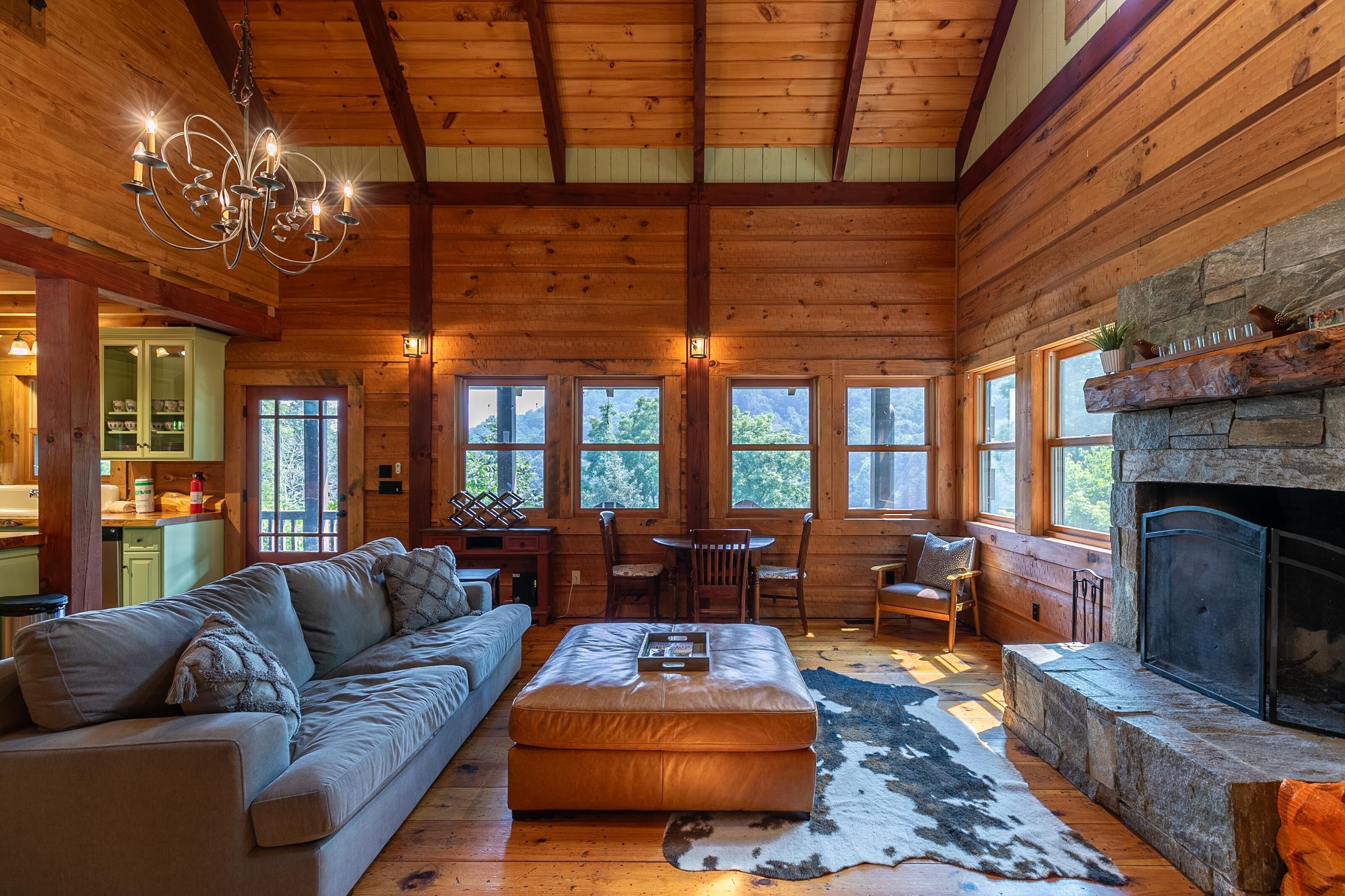 Cozy Mountain Cottage - Relax in picturesque Northwest Watauga County!