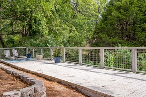 Terrace/patio - Kid Friendly-Boat Ramp-Outdoor-Projector-Community Pool Access (Enchanted Oaks)