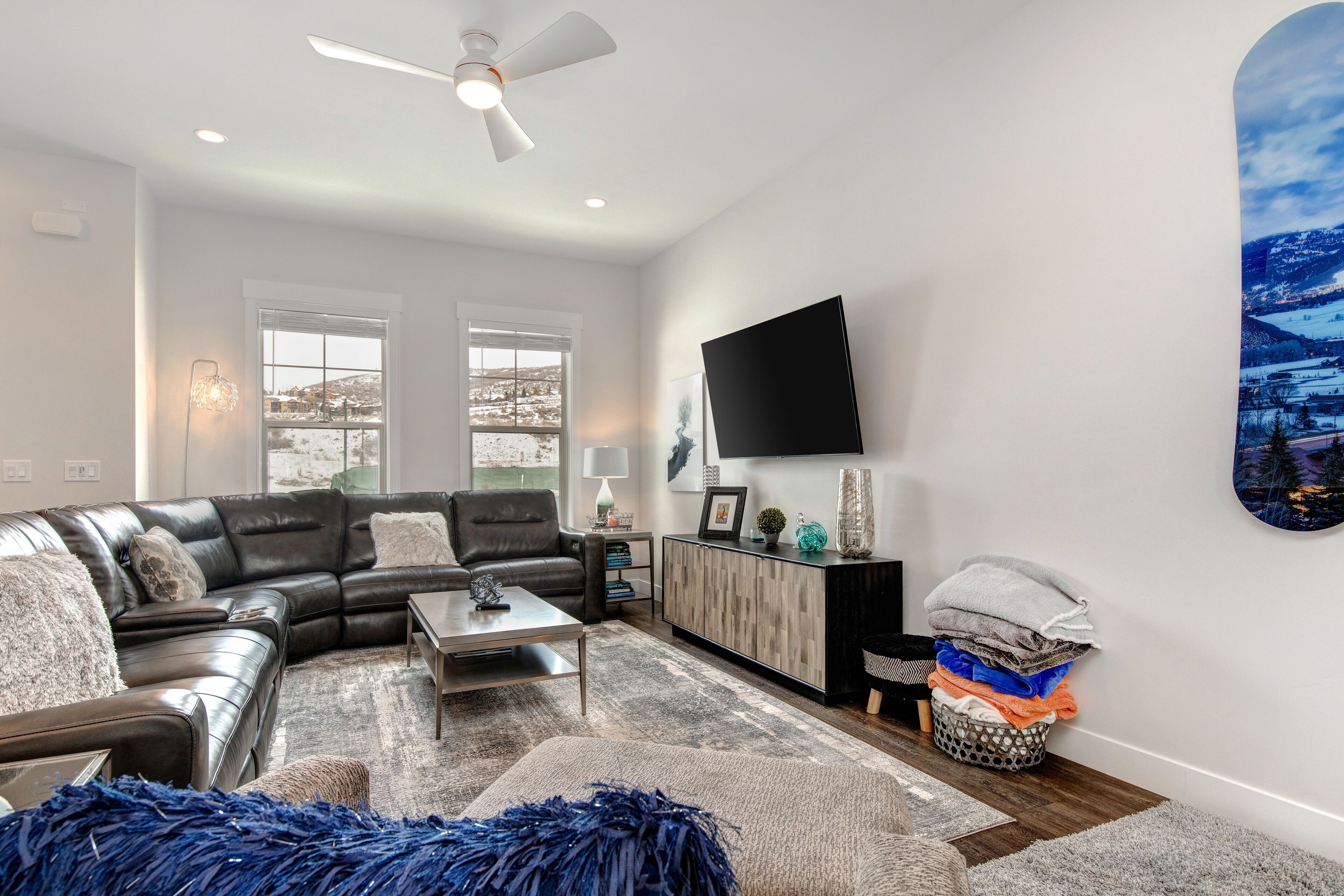 Modern, spacious townhome minutes to Park City & Jordanelle Reservoir