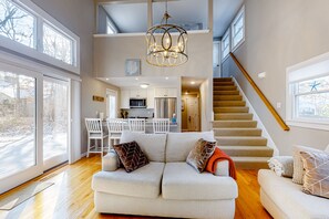 Televisión y chimenea 