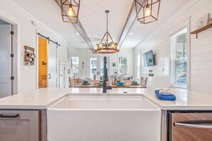 Interior - Delightful Coastal Home w/WiFi, Furnished Porch, & Shared Pool-Dog Friendly (Santa Rosa Beach)