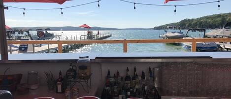 Bar (in der Unterkunft)