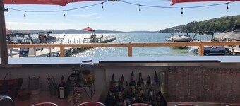 Historic cozy cottage in Walloon Lake village close to Boyne Mountain skiing!