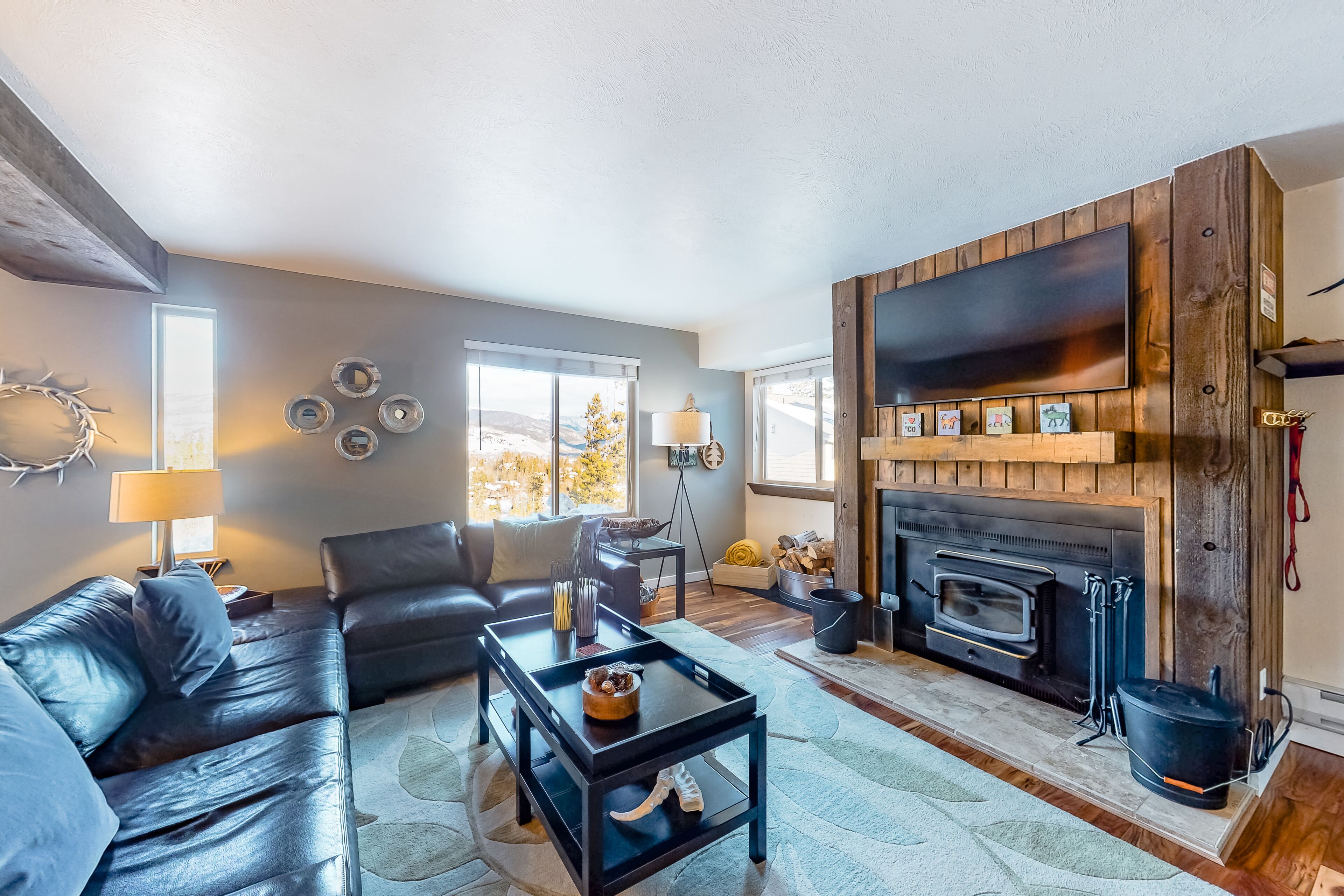Lovely Townhome Near Keystone with Free WiFi, Wood-Burning Fireplace, and Deck