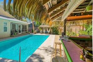 Pool - Pool Paradise! $300 in Free Tickets, Tiki Bar, Walk or Bike Downtown Attractions, Restaurants, Bars (St. Augustine)