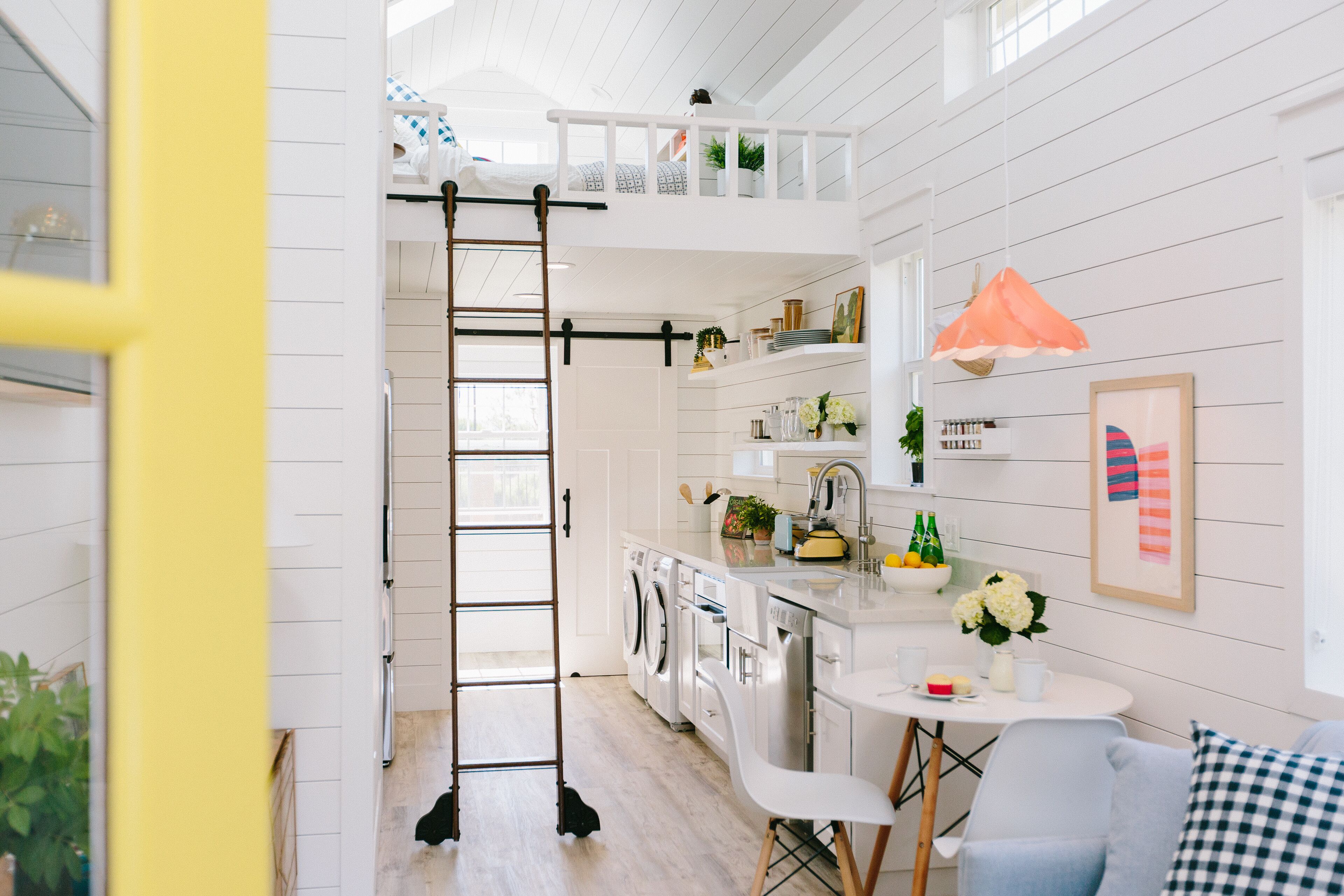 🎢 Minutes from Magic Mountain. Private Entrance Tiny Home + Free EV Charger 🔌