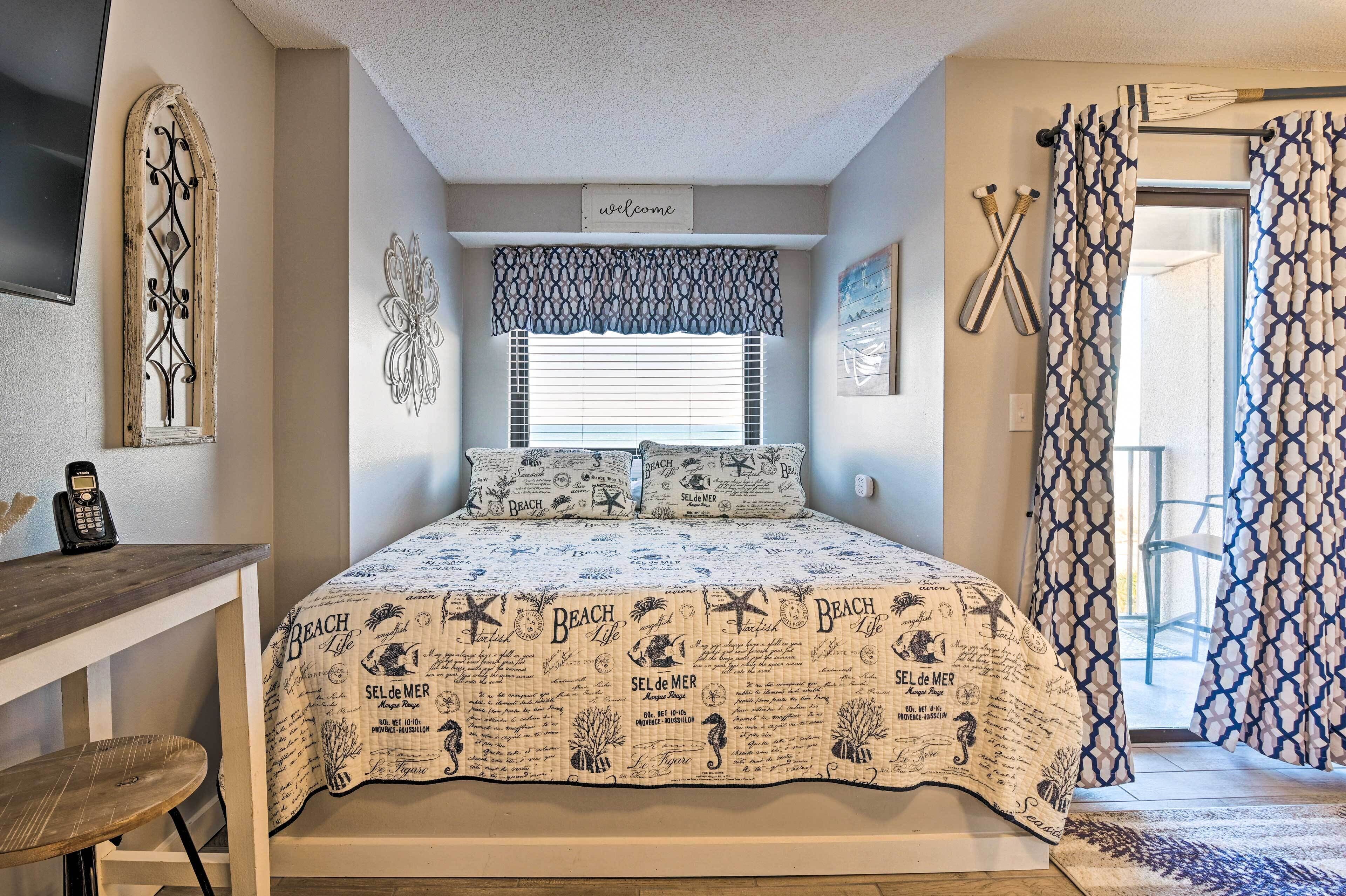 Renovated Oceanfront Resort Condo w/ Balcony