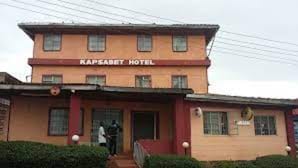 A two-story building with a sign reading "KAPSARET HOTEL". - Kapsabet Comfy Hotel (Kapsabet)