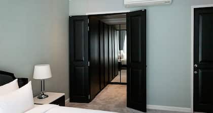 My fully equipped Luxury Apartment with airport pickup