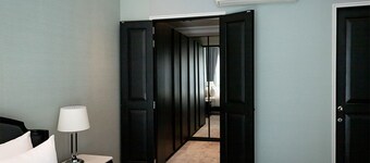 My fully equipped Luxury Apartment with airport pickup