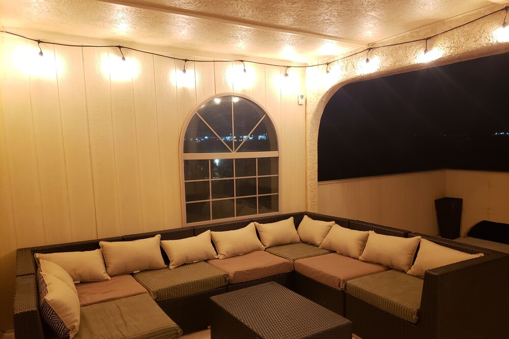ROTARY PARK, LAUGHLIN/BULLHEAD CITY, RIVER RETREAT - RV HOOKUPS