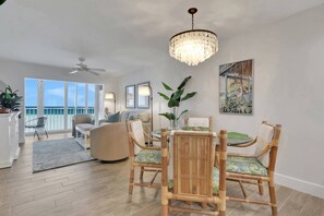 Interior - Gorgeous Condo! Dazzling Gulf View, Sprawling Beachfront, Pool, Beach Gear, Free Parking & Wifi! (Fort Myers Beach)