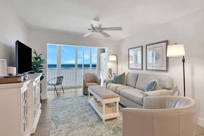 TV - Gorgeous Condo! Dazzling Gulf View, Sprawling Beachfront, Pool, Beach Gear, Free Parking & Wifi! (Fort Myers Beach)
