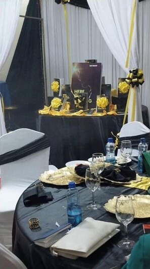 Dining - Two Oceans Hotel-Voi (Voi)