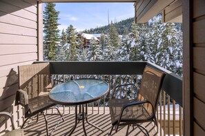 Outdoor dining - Steps to Ski Lifts - Condo w/ Walk-Out Patio! (Big Sky)