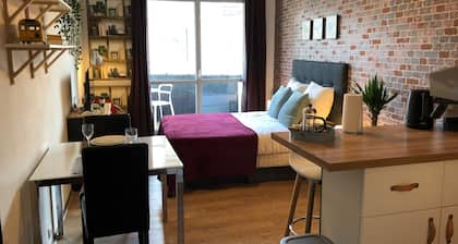 Studio with balcony & free parking