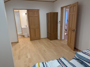 Basic Cabin, 1 Bedroom, Kitchen, Lake View | Free WiFi