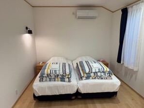 Basic Cabin, 1 Bedroom, Kitchen, Lake View | Free WiFi - Picollo Mondo (Yamanakako)