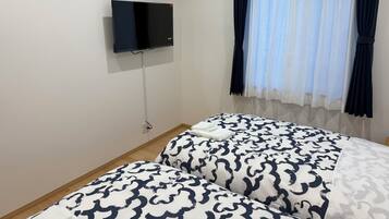 Basic Cabin, 1 Bedroom, Kitchen, Lake View | Free WiFi