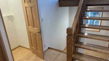 Basic Cabin, 1 Bedroom, Kitchen, Lake View | Living area