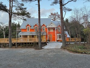 Basic-hytte - 1 soveværelse - køkken - søudsigt | Udendørsområde