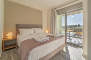 Executive Suite | In-room safe, individually decorated, individually furnished, desk - Carlos Mansion Luxury Suites (Pylos-Nestoras)