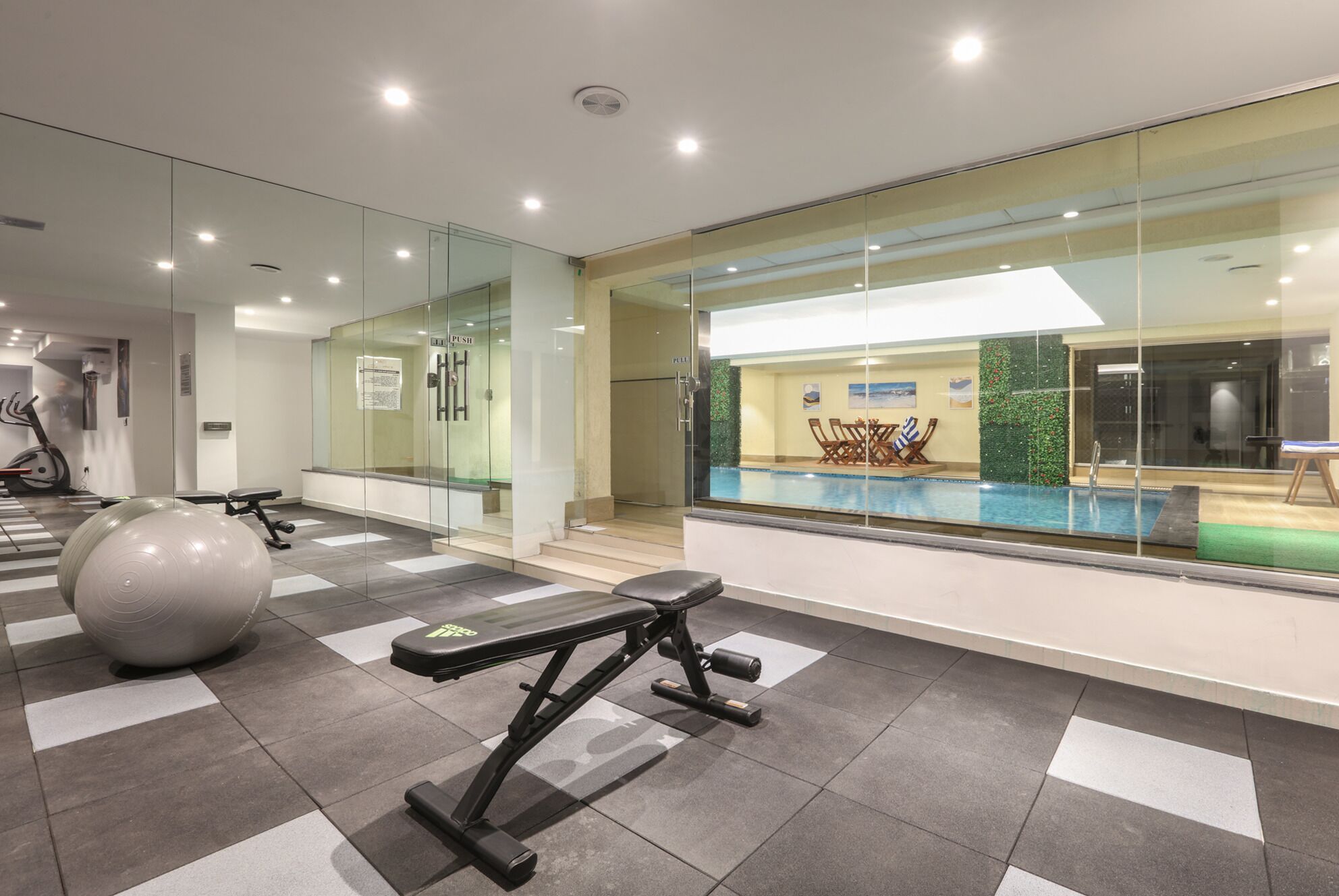 Photo - AR Suites Jewels Royale