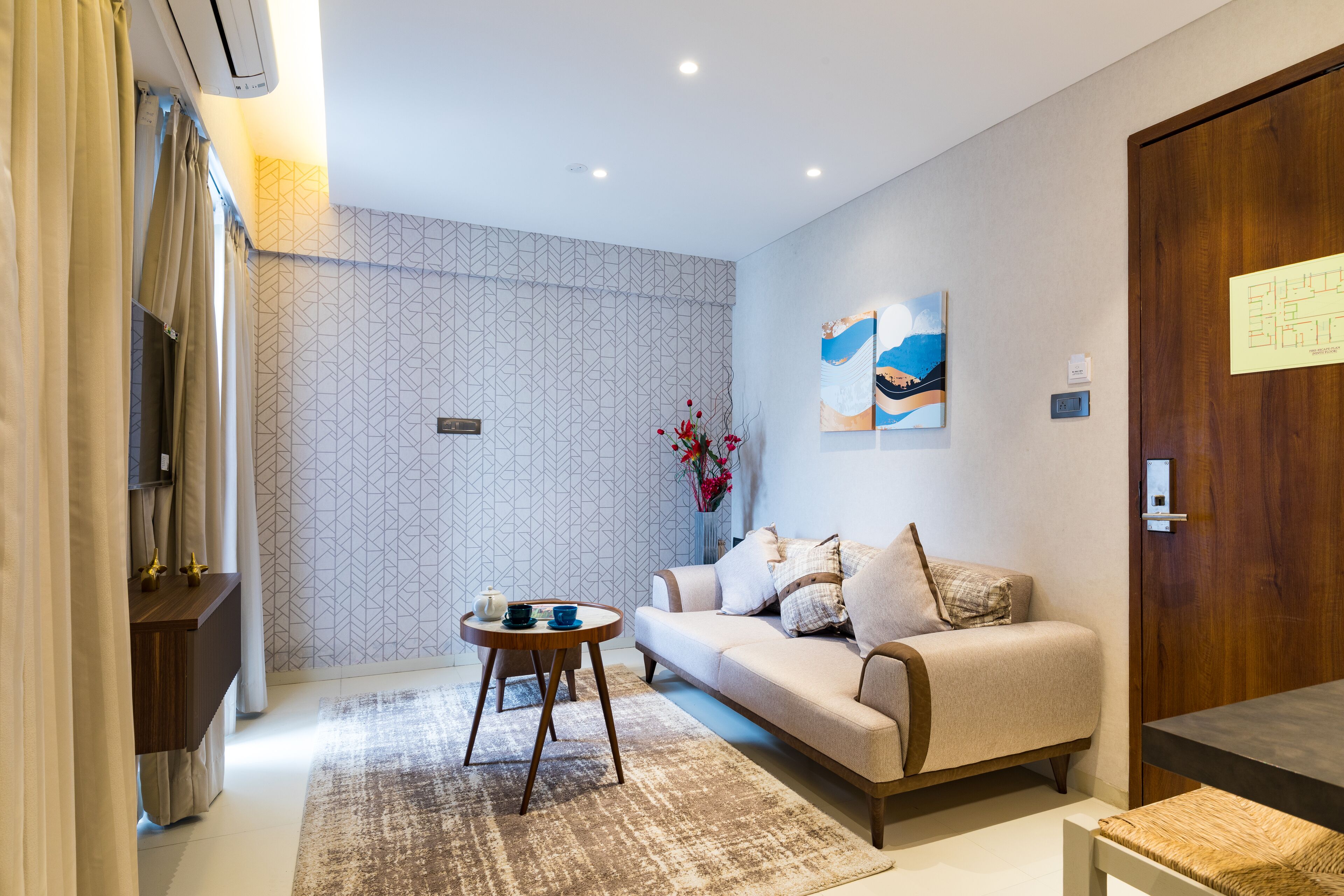 32-inch Smart TV with digital channels, TV