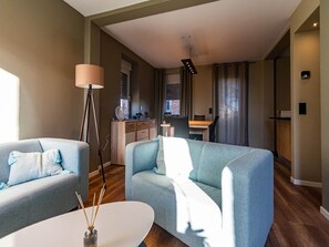 TV - Spacious Stay in Lemberg (Lemberg)