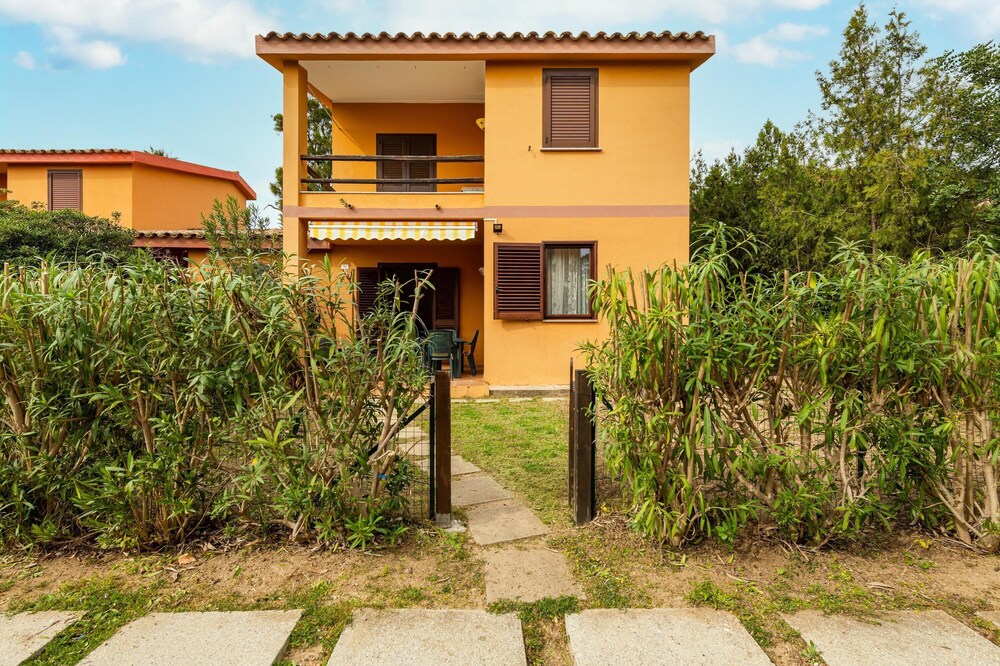 Ferienhaus 'Casa Ginestra Costa Rei' in Strandnähe mit Garten und Klimaanlage